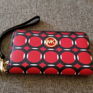Michael Kors Jet Set Wallet Wristlet